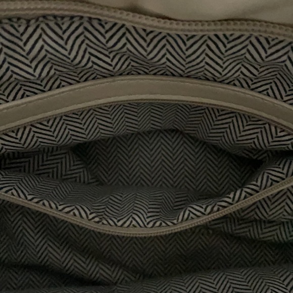 Urban Expressions Certified Vegan Quilted Style Tote Bag - Picture 3 of 10